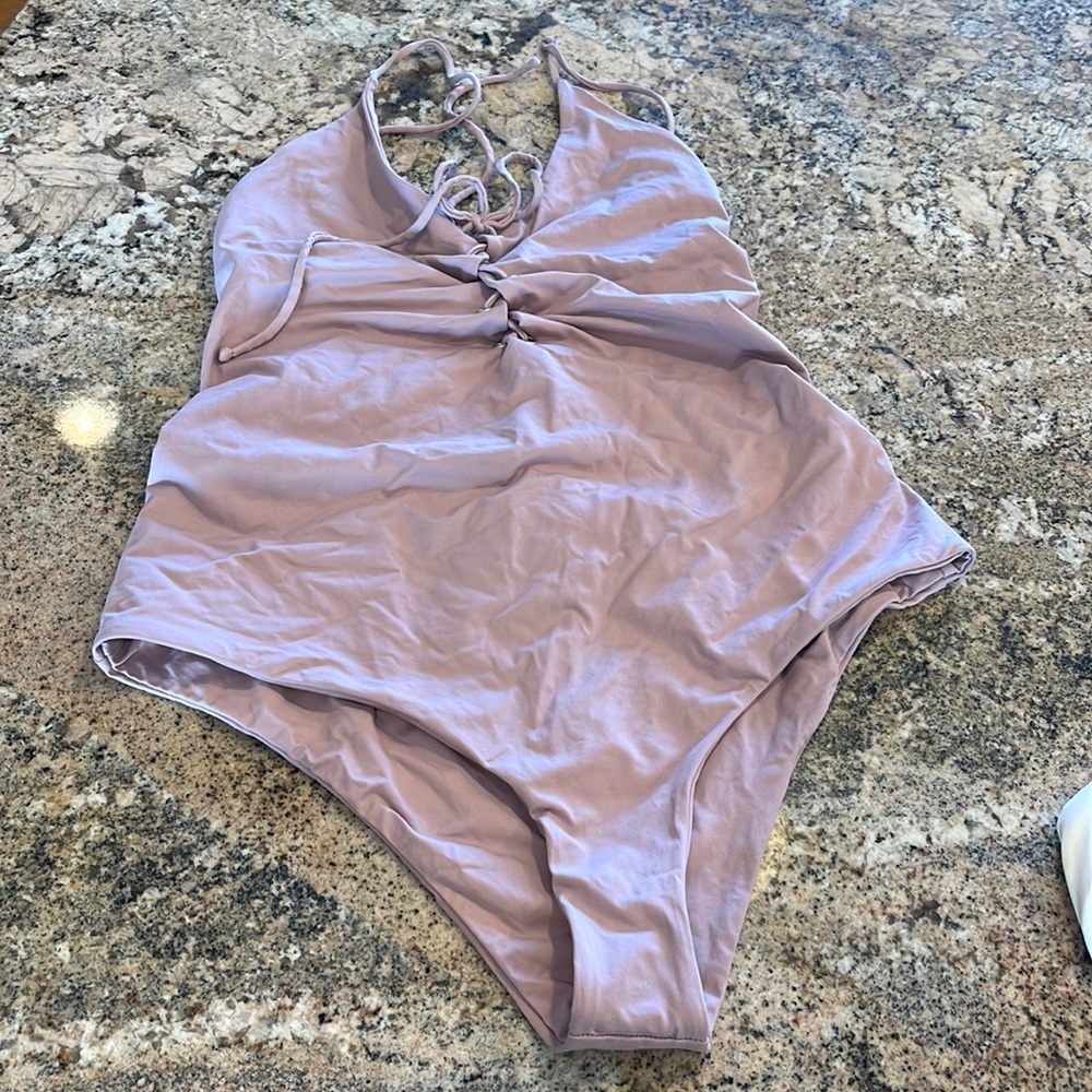 Tavik XL swimsuit NWOT